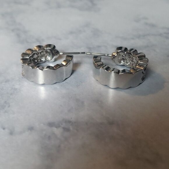 Avon Faux Diamonds Earrings - Picture 6 of 8